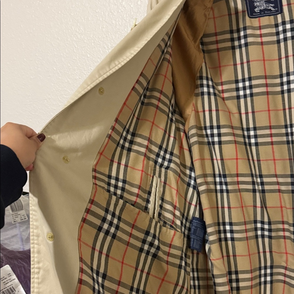 Burberry Classic Tan Trench Coat for Men - Picture 8 of 10